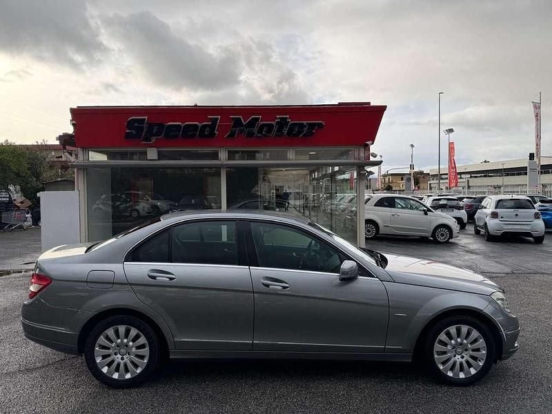 Usata Mercedes C220 170 CV (125 kW) 2011 Grigio Utilitaria