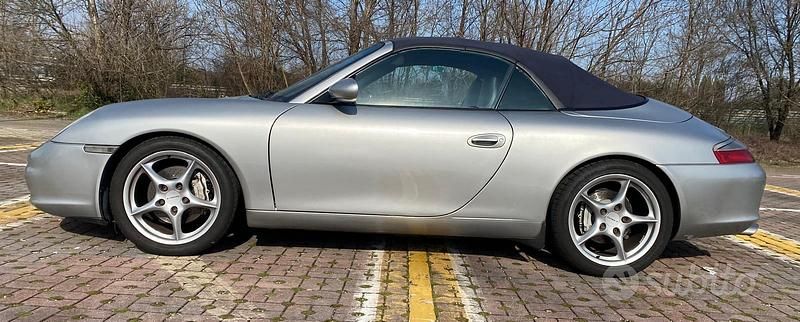Usata Porsche 911 Carrera 4 Cabriolet 320 CV (235 kW) 2002 Grigio Cabrio