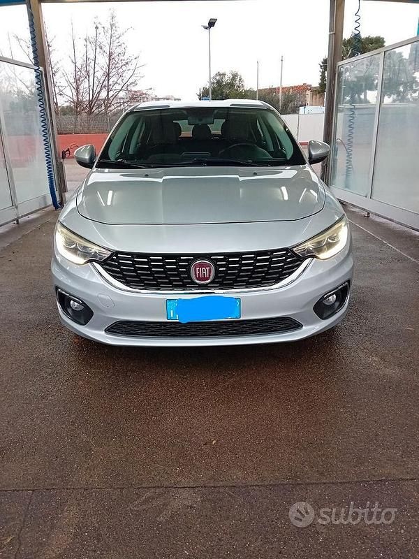 Usata Fiat Tipo Lounge 95 CV (69 kW) 2017 Grigio Berlina