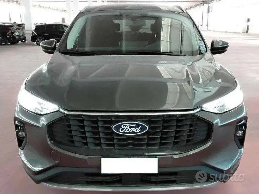 Usata Ford Kuga Titanium 179 CV (131 kW) 2025 Magnetic grey SUV