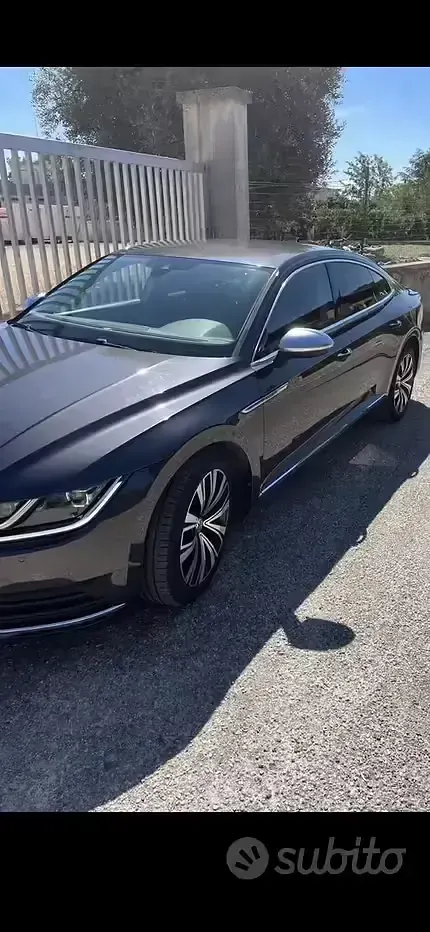 Usata VW Arteon Elegance 150 CV (110 kW) 2019 Nero Utilitaria