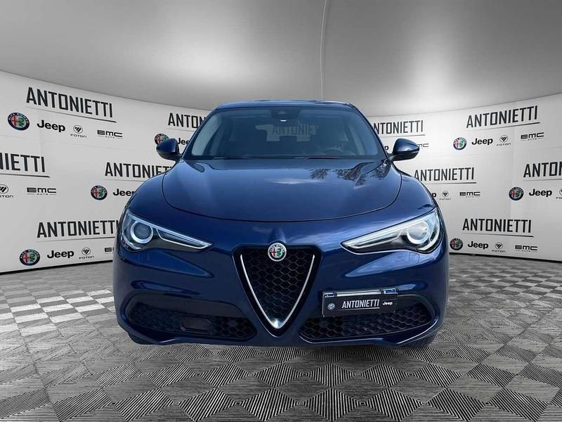 Usata Alfa Romeo Stelvio Business 190 CV (139 kW) 2019 Blu/azzurro SUV