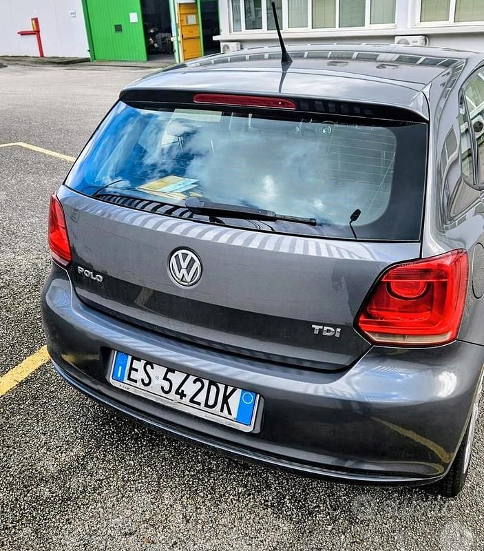Usata VW Polo Comfortline 75 CV (55 kW) 2013 Grigio Utilitaria