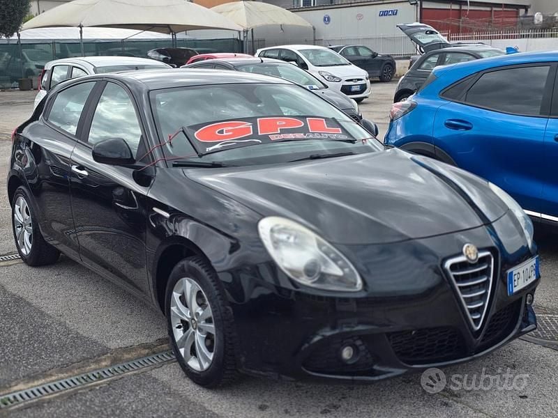 Usata Alfa Romeo Giulietta Distinctive 120 CV (88 kW) 2013 Nero Utilitaria