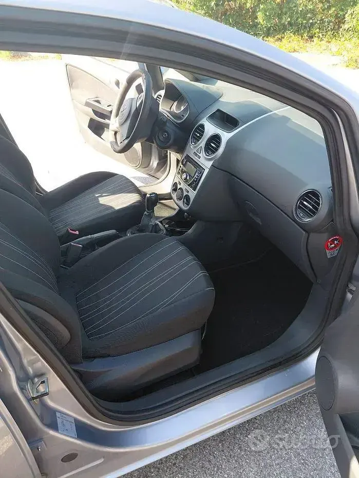 Usata Opel Corsa 80 CV (58 kW) 2009 Bluazzurro Utilitaria