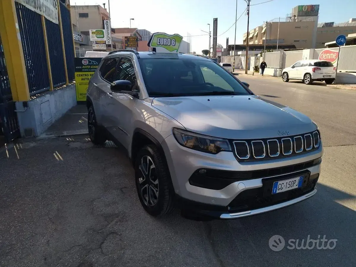 Usata Jeep Compass Limited 131 CV (96 kW) 2021 Grigio chiaro SUV