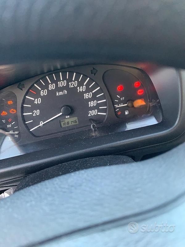 Usata Opel Agila 2002 Grigio Berlina