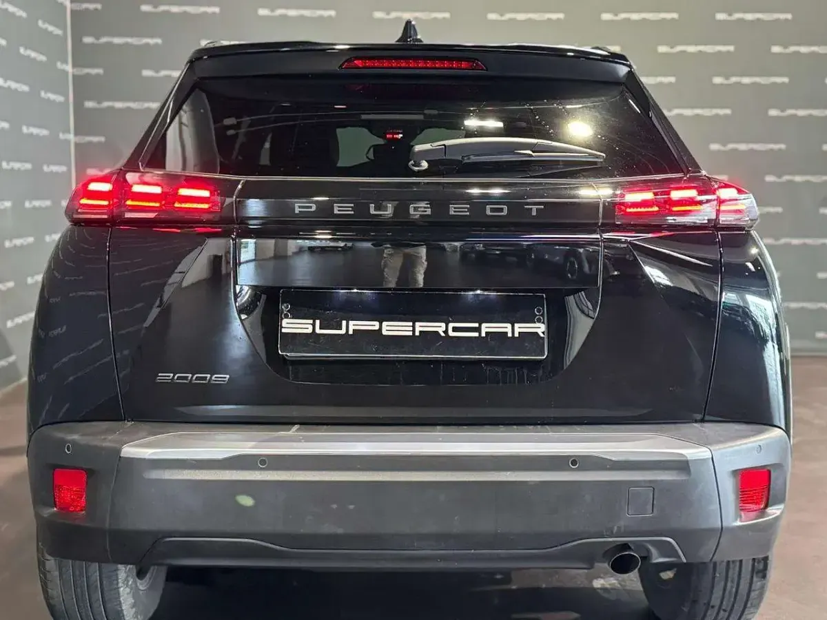 Usata Peugeot 2008 Allure 101 CV (74 kW) 2025 Nero SUV