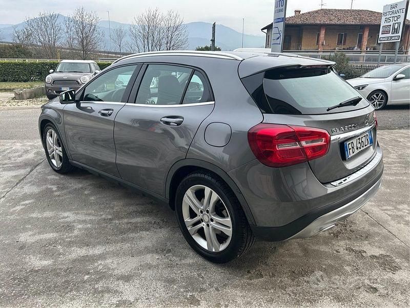 Usata Mercedes GLA200 Premium 136 CV (100 kW) 2016 Grigio SUV