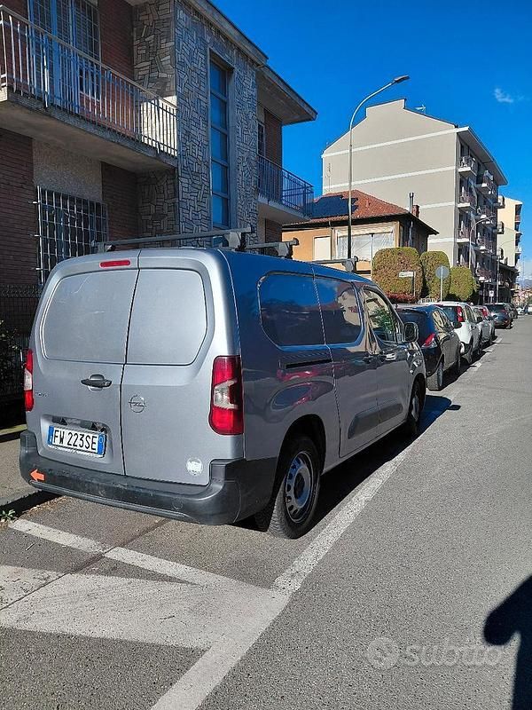 Usata Opel Combo 100 CV (73 kW) 2019 Grigio Monovolume