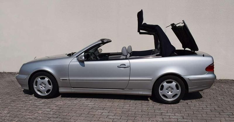 Usata Mercedes CLK200 192 CV (141 kW) 2000 Argento Cabrio