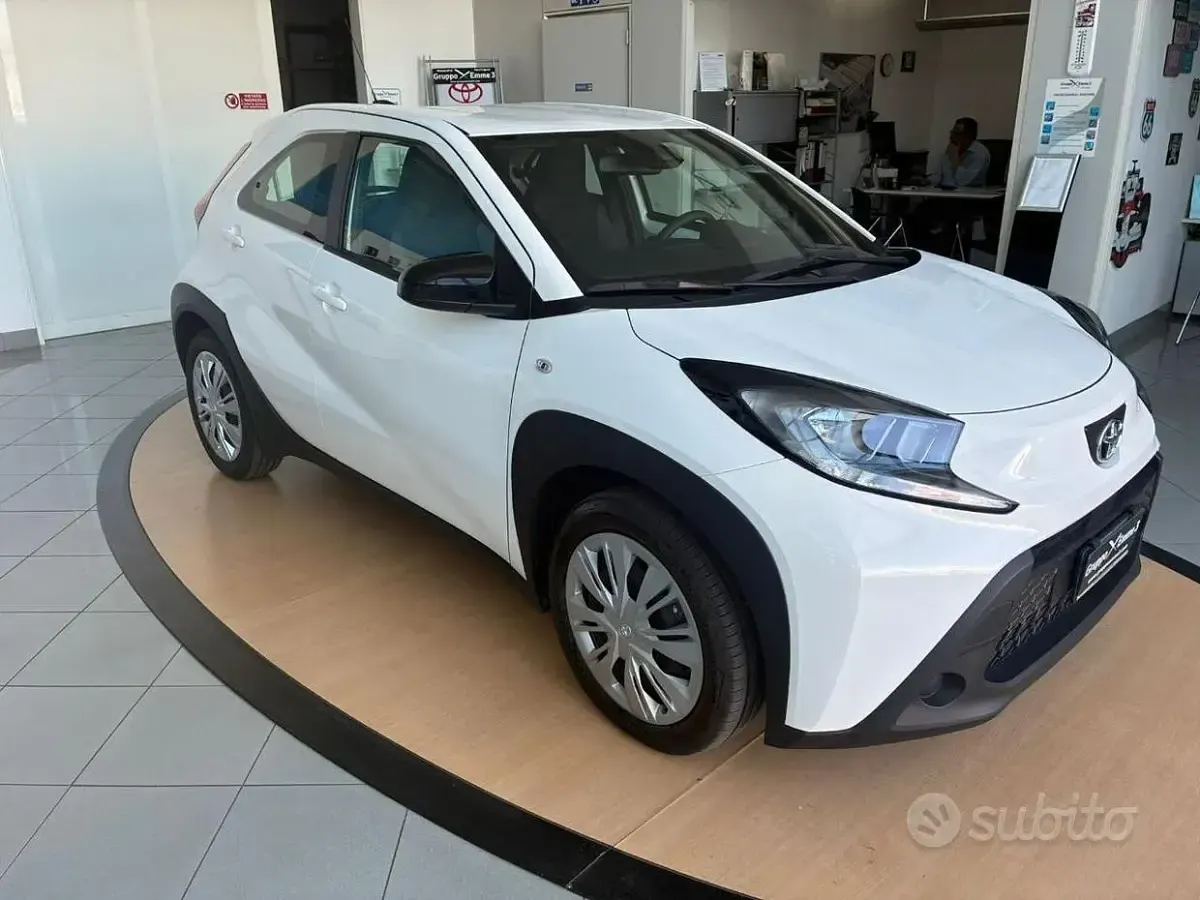 Usata Toyota Aygo X Active 72 CV (52 kW) 2024 Bianco SUV