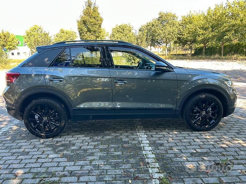 Usata VW T-Roc Sport 110 CV (80 kW) 2024 Grigio SUV