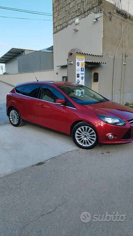 Usata Ford Focus Titanium 115 CV (84 kW) 2011 Rosso Berlina