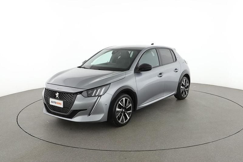 Begagnad Peugeot 208 GT 102 HK (75 kW) 2022 Halvkombi