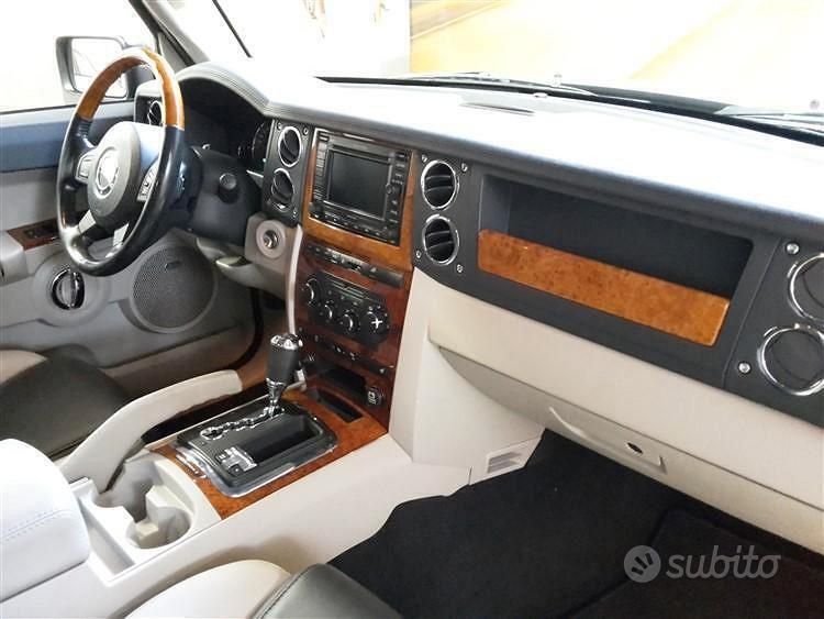 Usata Jeep Commander Overland 218 CV (160 kW) 2007 Nero SUV