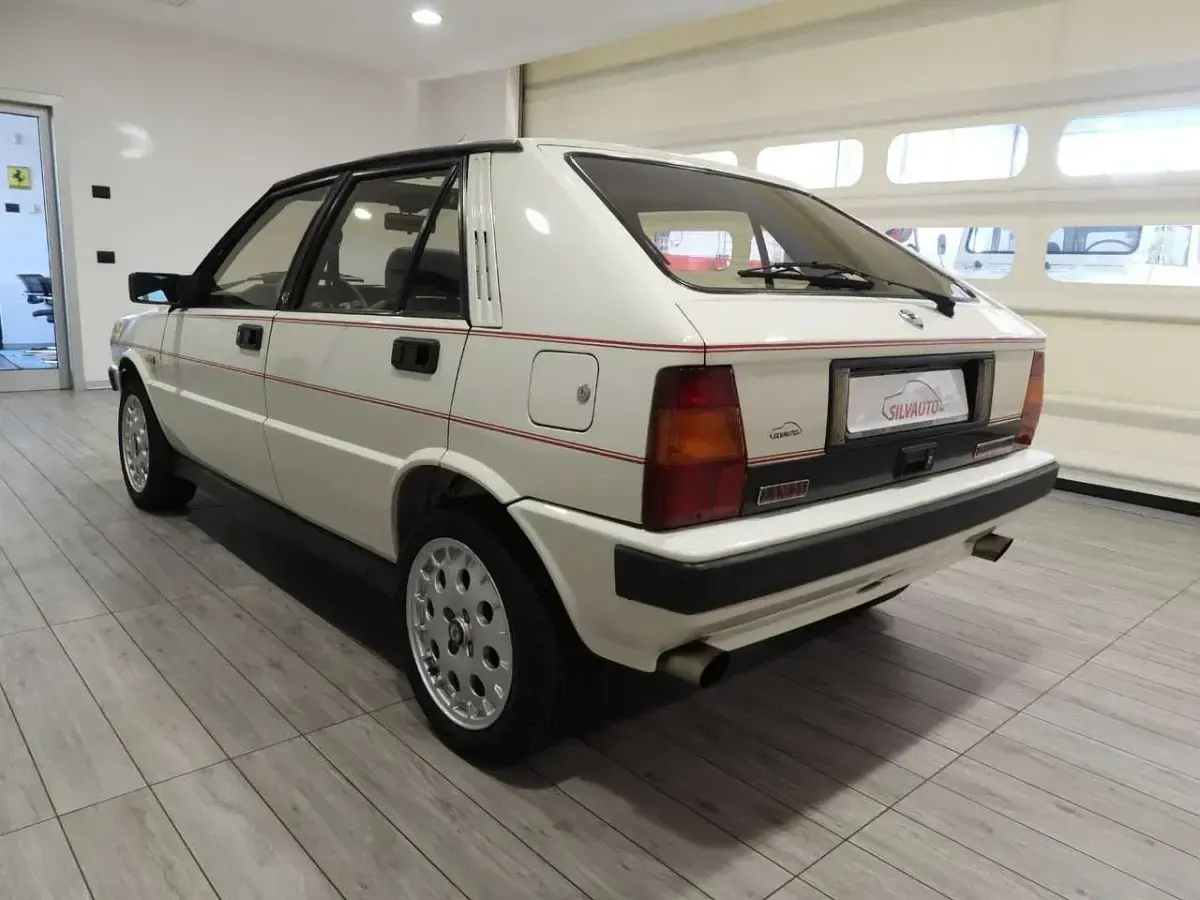 Usata Lancia Delta 166 CV (122 kW) 1987 Bianco corfù 224/f Utilitaria