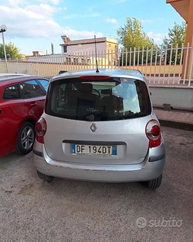 Usata 2009 Renault Modus Monovolume | 1000 € (Super prezzo) - Immagine 1/4