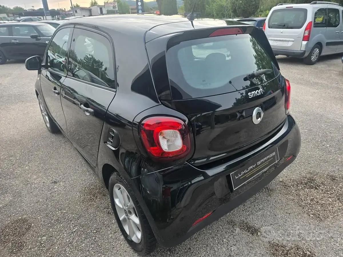 Usata Smart ForFour Passion 71 CV (52 kW) 2019 Nero Utilitaria