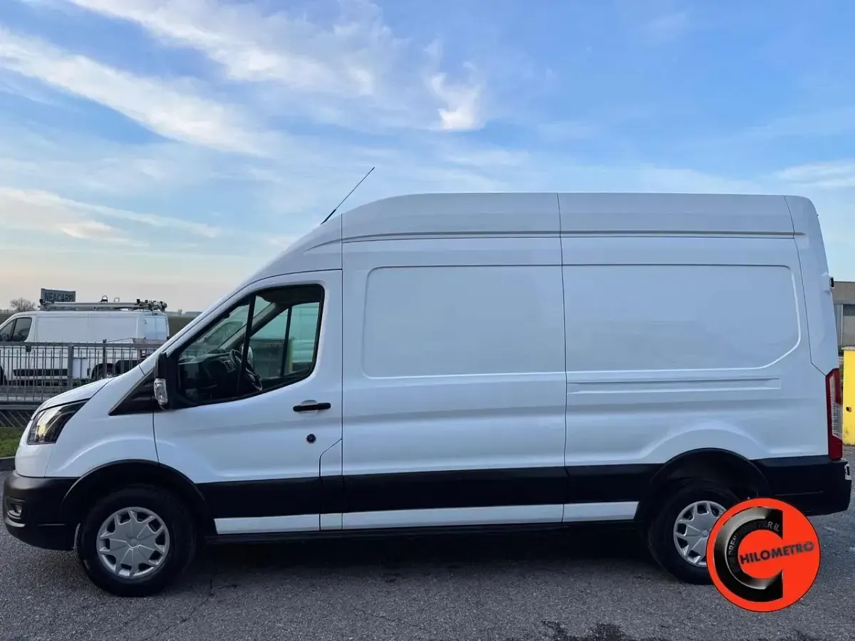 Usata Ford Transit 170 CV (125 kW) 2022 Bianco pastello Berlina