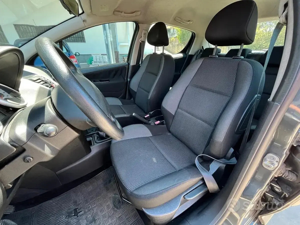 Usata Peugeot 207 Access 70 CV (51 kW) 2011 Grigio Berlina