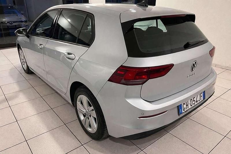 Usata VW Golf VIII 116 CV (85 kW) 2021 Argento Berlina
