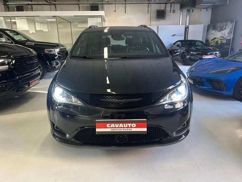 Usata Chrysler Pacifica Limited 287 CV (211 kW) 2018 Grigio SUV