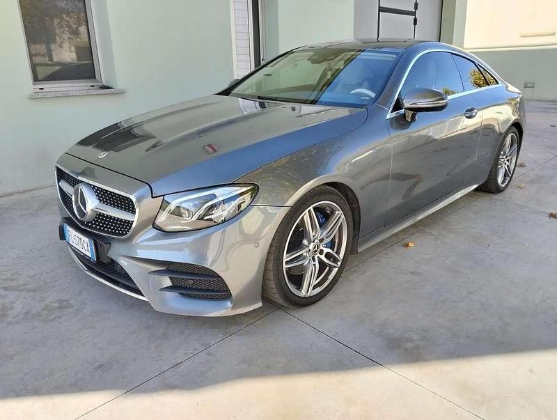 Grigio Usata 2017 Mercedes E220 Premium Plus Coupé | 27.000 € (Buon prezzo) - Immagine 1/4