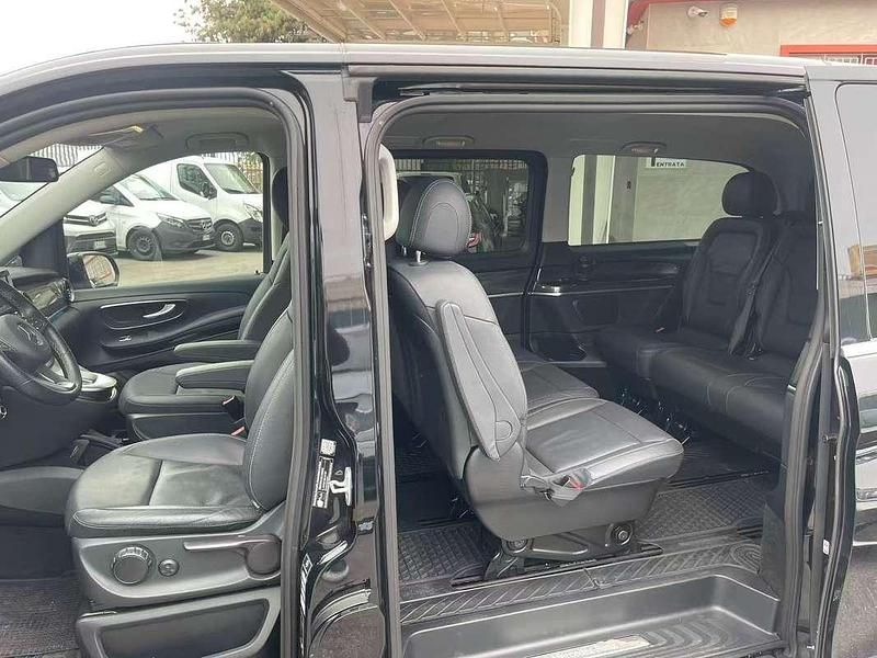 Usata Mercedes V220 Executive 163 CV (119 kW) 2023 Nero Monovolume