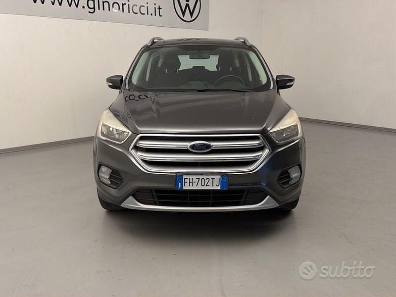 Usata Ford Kuga Business Edition 120 CV (88 kW) 2017 Grigio SUV