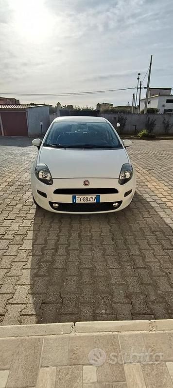 Usata Fiat Punto 85 CV (62 kW) 2015 Utilitaria