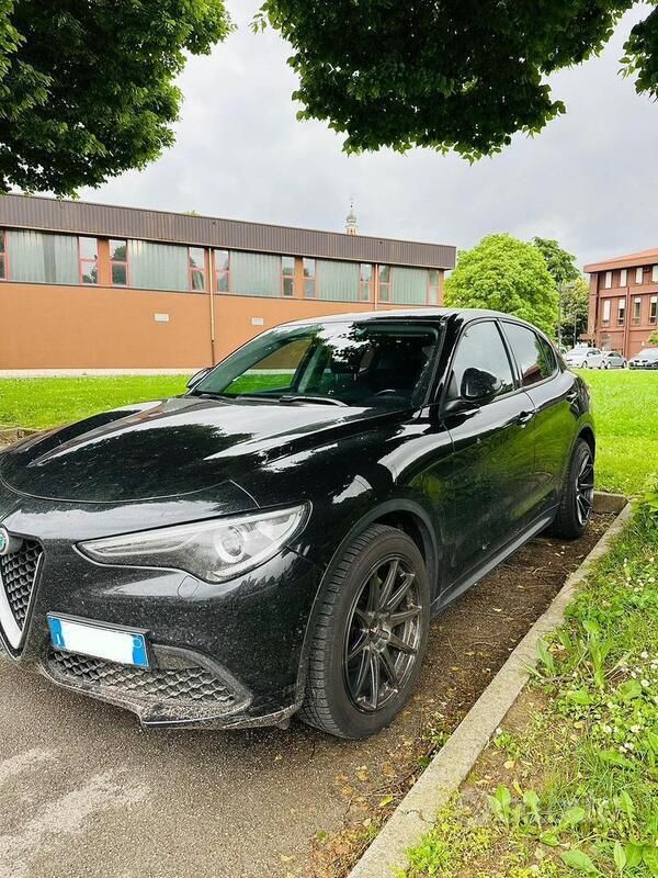 Usata Alfa Romeo Stelvio 200 CV (147 kW) 2020 Nero SUV