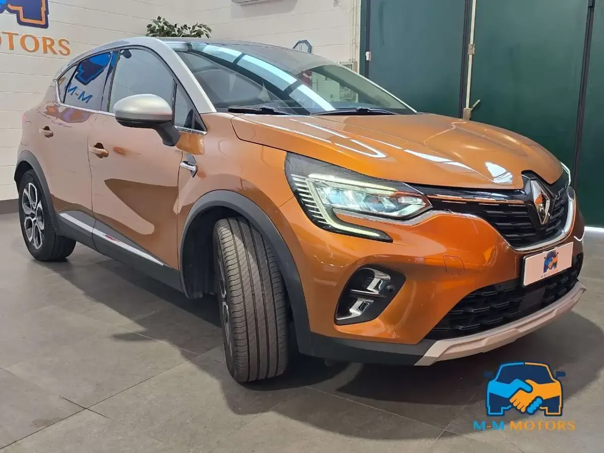 Usata Renault Captur Intens 131 CV (96 kW) 2020 Arancione SUV