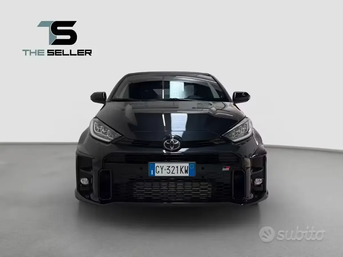 Usata Toyota Yaris 261 CV (191 kW) 2022 Nero Utilitaria