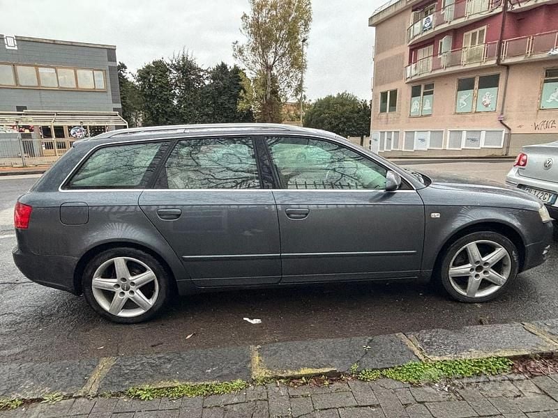Usata Audi A4 140 CV (102 kW) 2005 Grigio Station wagon