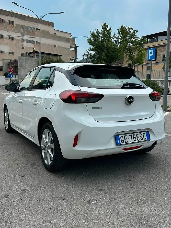 Usata Opel Corsa Elegance 102 CV (75 kW) 2021 Bianco Utilitaria