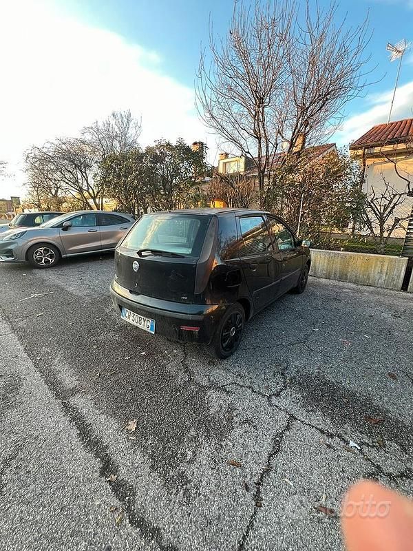 Usata Fiat Punto 80 CV (58 kW) 2003 Nero Utilitaria