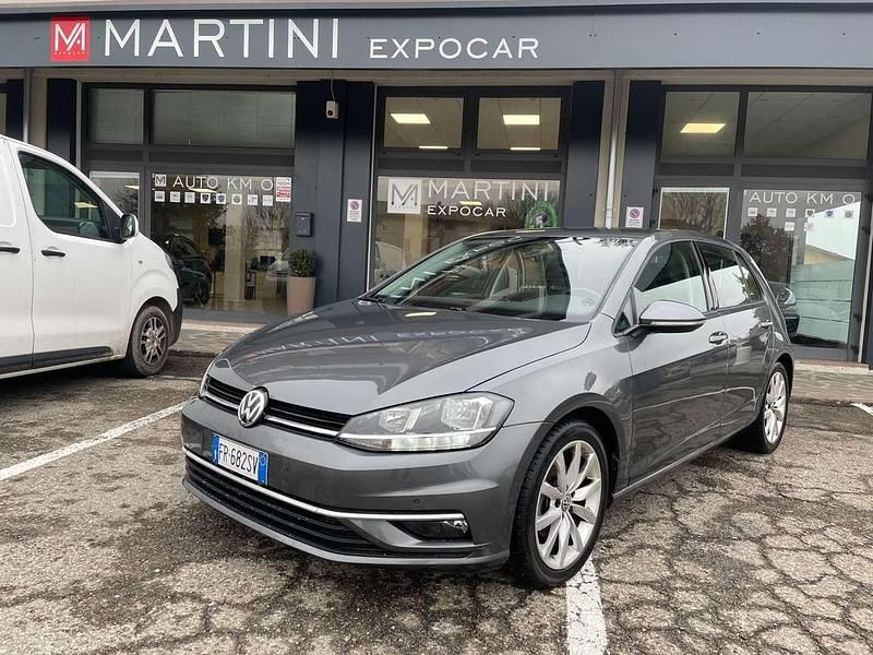 Grigio Usata 2018 VW Golf Executive Tre volumi | 19.999 € (Buon prezzo) - Immagine 1/4