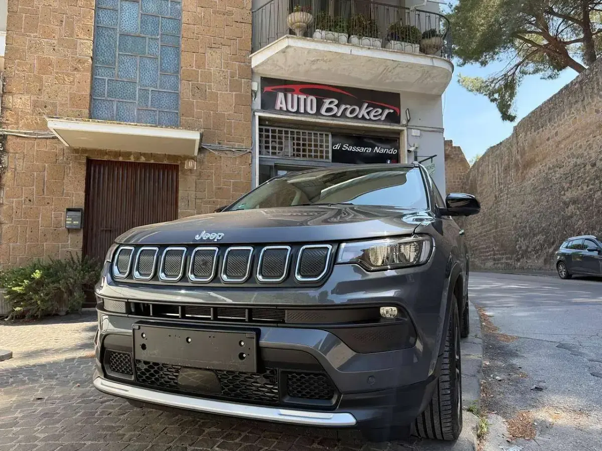 Usata Jeep Compass 131 CV (96 kW) 2023 Grigio SUV