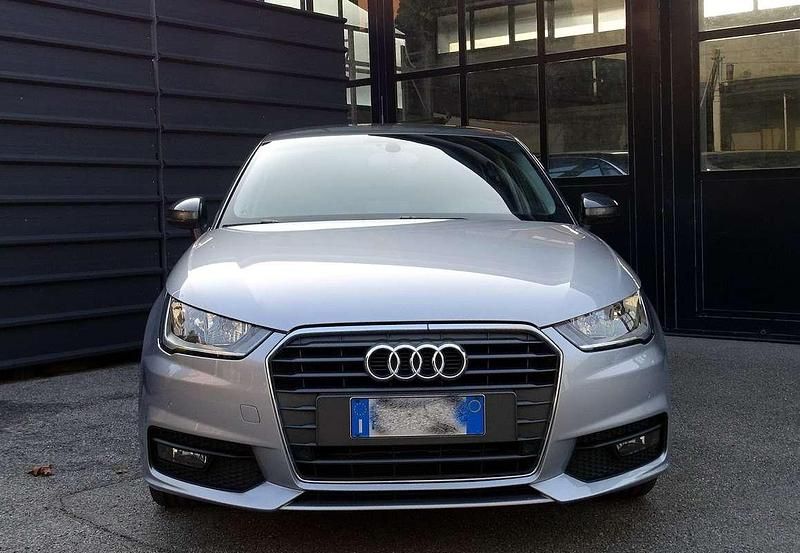 Usata Audi A1 Sportback Ambiente 125 CV (91 kW) 2016 Argento Utilitaria