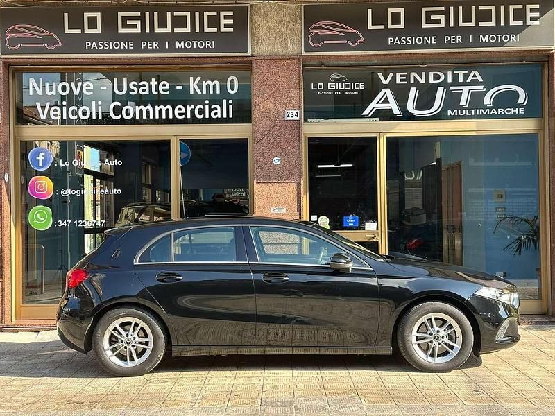 Nero Usata 2020 Mercedes A200 Premium Tre volumi | 25.890 € (Buon prezzo) - Immagine 1/4