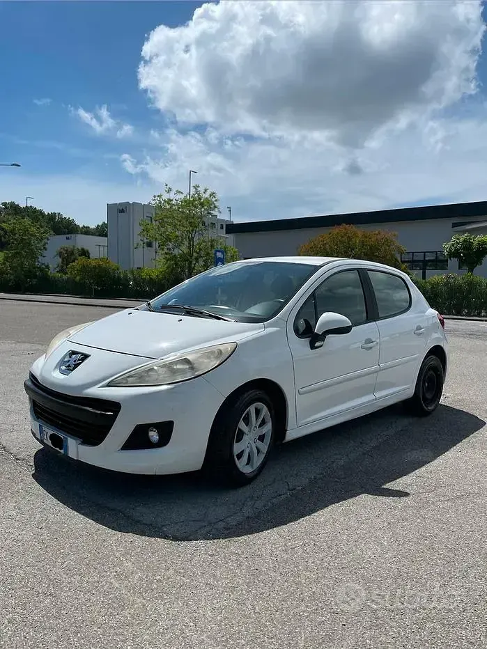 Usata Peugeot 207 68 CV (50 kW) 2011 Berlina