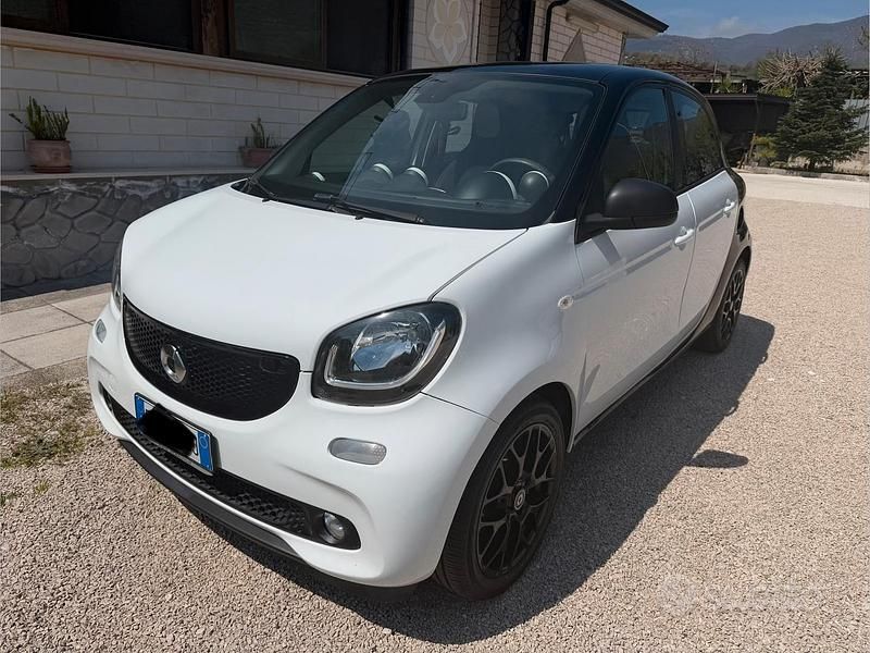 Usado Smart ForFour Passion 90 CV (66 kW) 2017 Blanco Utilitario
