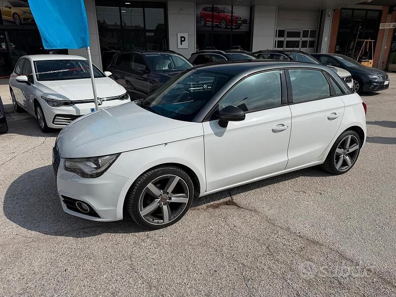 Usado Audi A1 Ambition 105 CV (77 kW) 2012 Blanco Utilitario