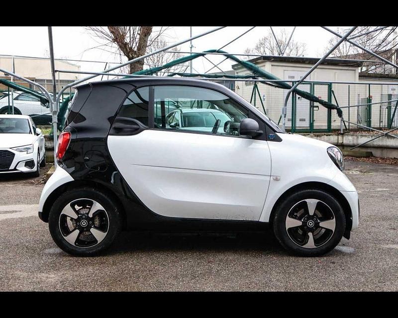 Usata Smart ForTwo Electric Drive Passion 41 kW (56 CV) 2021 Bianco Utilitaria