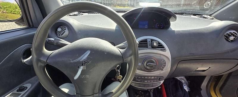 Usata DR DR1 75 CV (55 kW) 2010 Oro Utilitaria