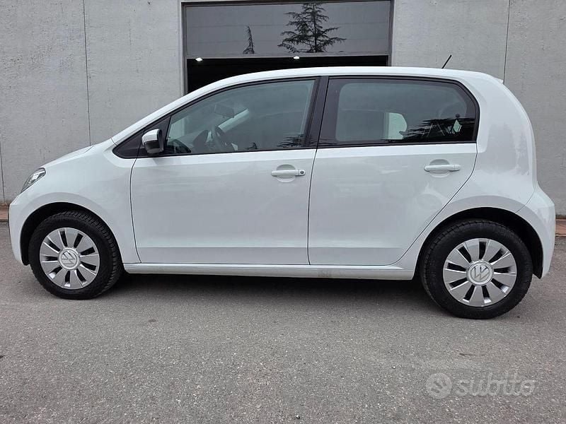 Begagnad VW up! Move 68 HK (50 kW) 2020 Vit Halvkombi