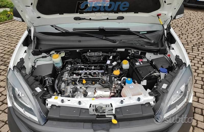 Usata Fiat Doblò 90 CV (66 kW) 2018 Bianco Monovolume