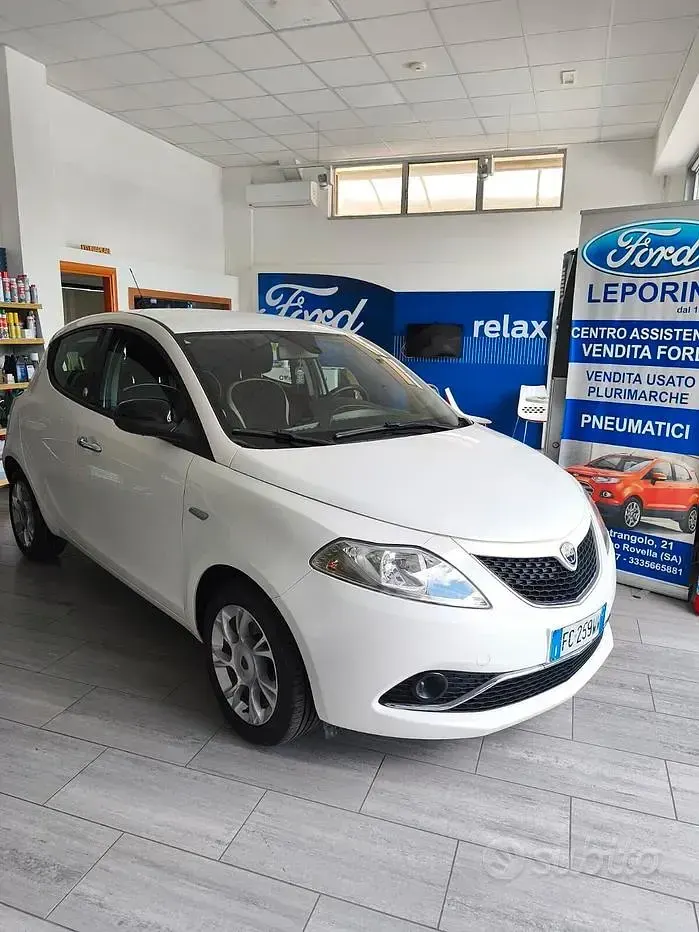 Usata Lancia Ypsilon 69 CV (50 kW) 2016 Bianco Utilitaria