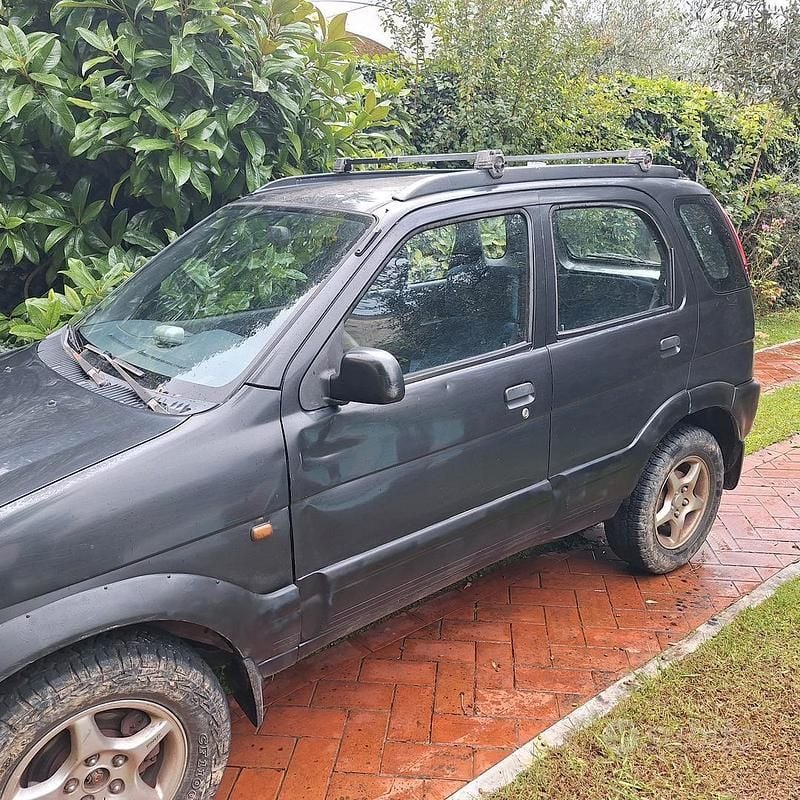 Nero Usata 1999 Daihatsu Terios SUV | 2400 € (Super prezzo) - Immagine 1/4